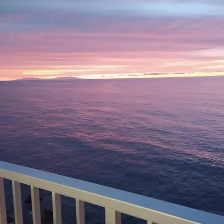 Espectacular Piso Con Vistas Al Mar Y Al Atardecer